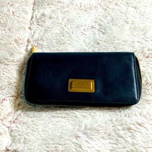 Mark Jacobs black wallet